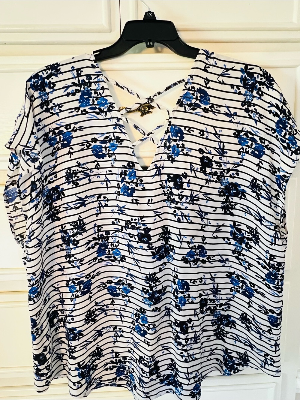 Torrid White Floral Stripe Crisscross Neck Top Size 3xl